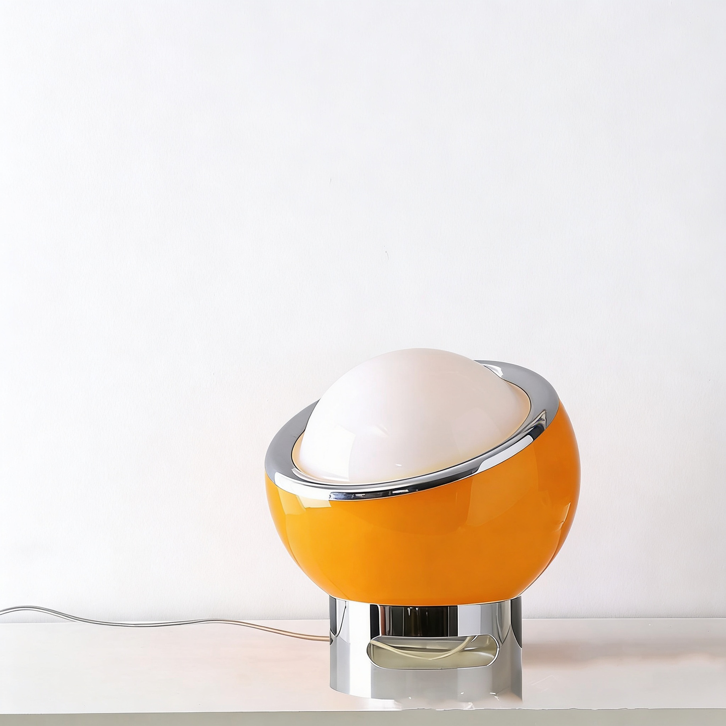 AURO Orbe | Bauhaus Opal Globe Table Lamp