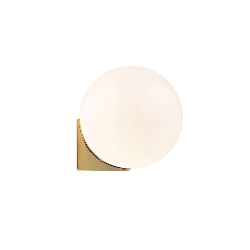 AURO Hvid | Nordic White Glass Globe Wall Sconce