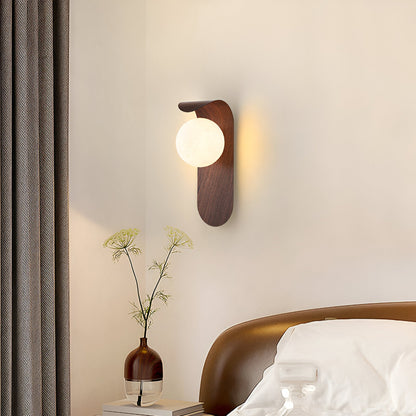 AURO Kvist | Walnut Wood Globe Wall Lamp