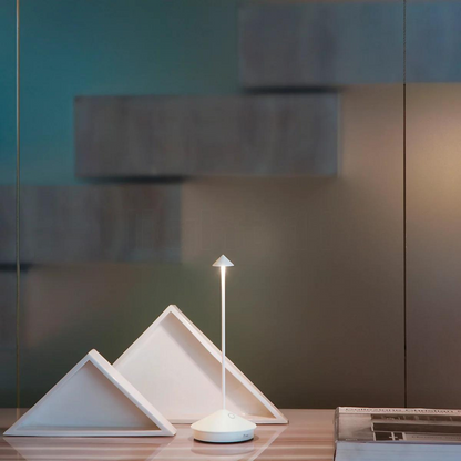 AURO Elara | Slender Cordless Table Lamp