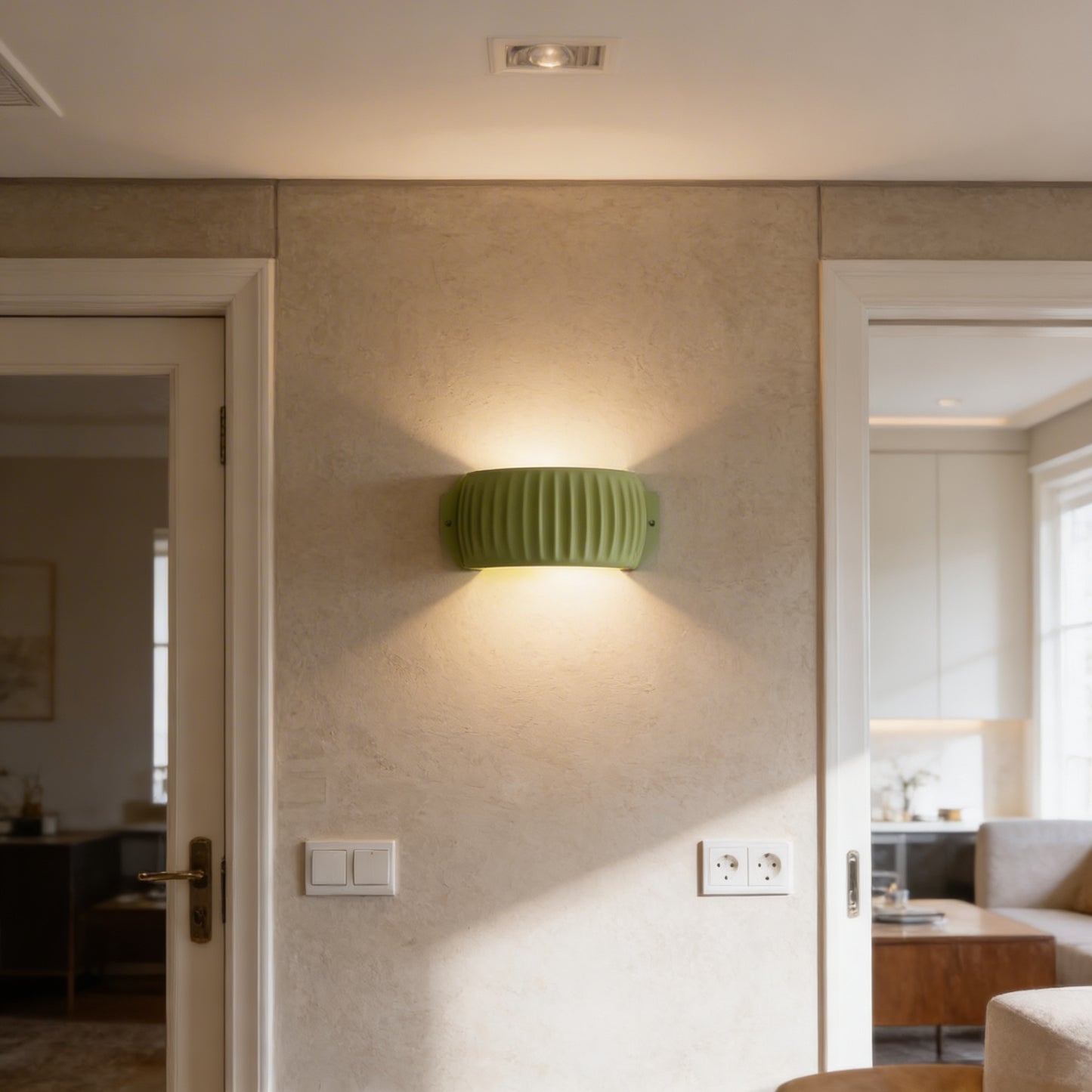 AURO Rille | Sculptural Ribbed Resin Wall Sconce