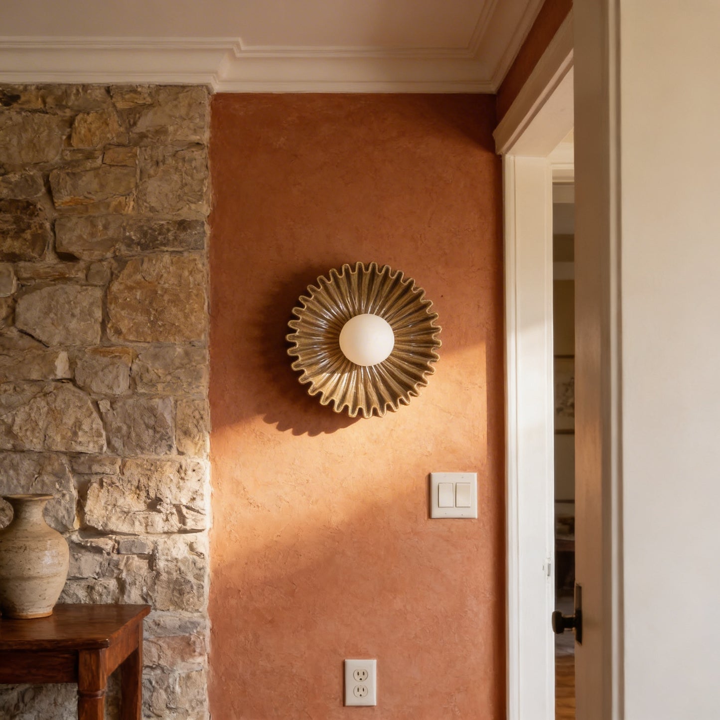 AURO Krans | Warm Circular Marble Wall Lamp