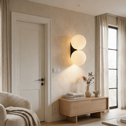 AURO Hvid | Nordic White Glass Globe Wall Sconce