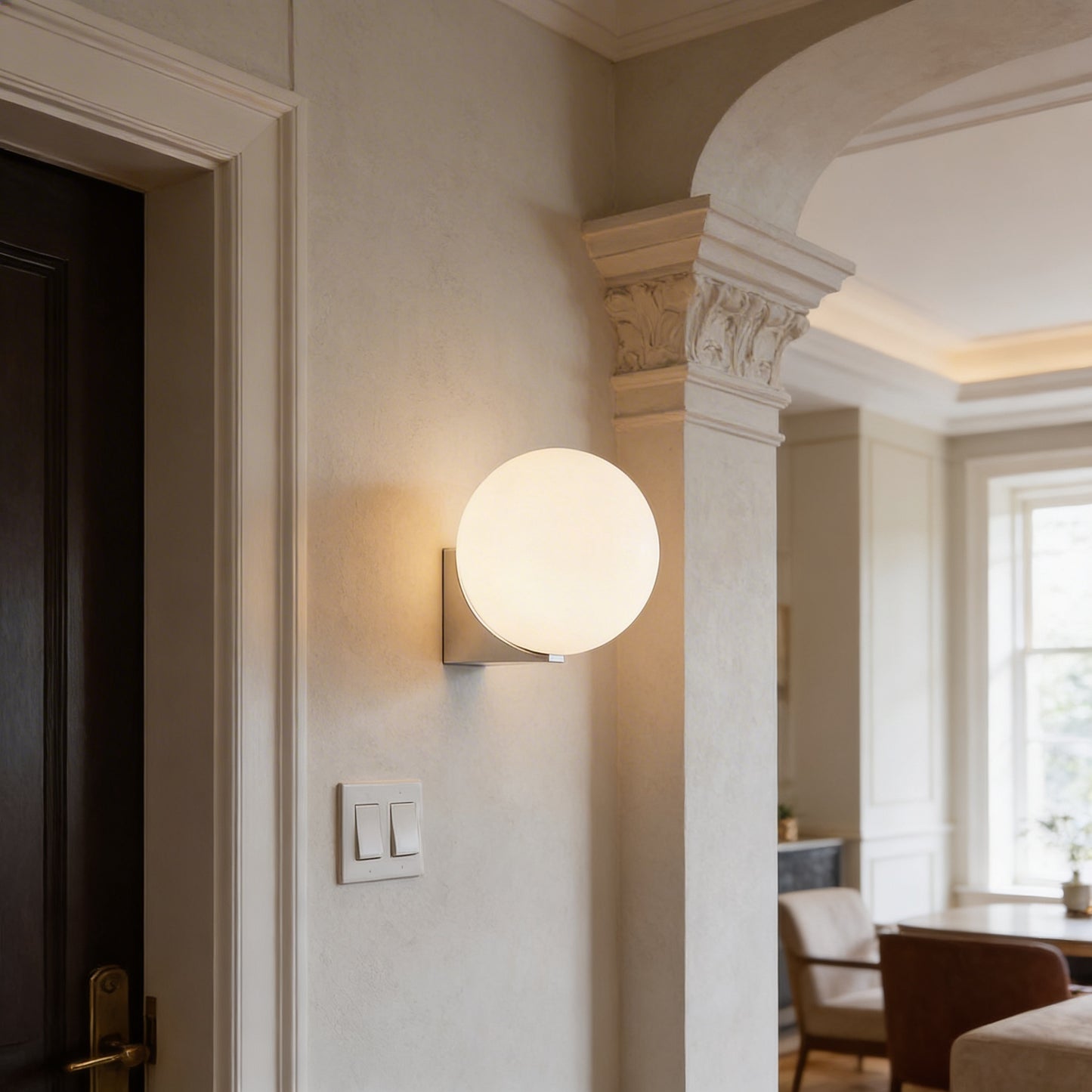 AURO Hvid | Nordic White Glass Globe Wall Sconce