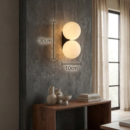 AURO Hvid | Nordic White Glass Globe Wall Sconce