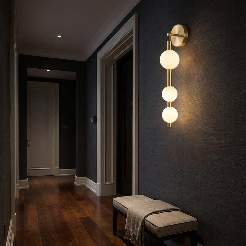 AURO Tryne | Sculptural 3-Globe Glass Wall Lamp