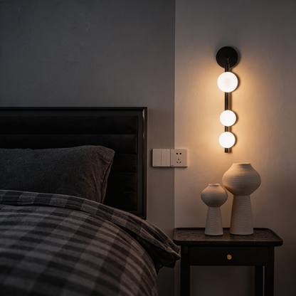 AURO Tryne | Sculptural 3-Globe Glass Wall Lamp