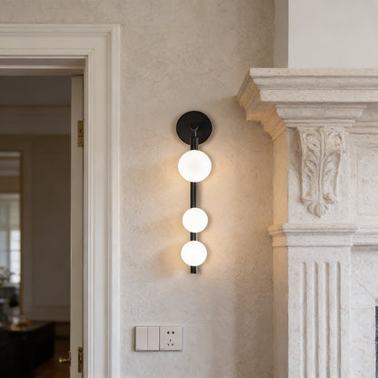 AURO Tryne | Sculptural 3-Globe Glass Wall Lamp