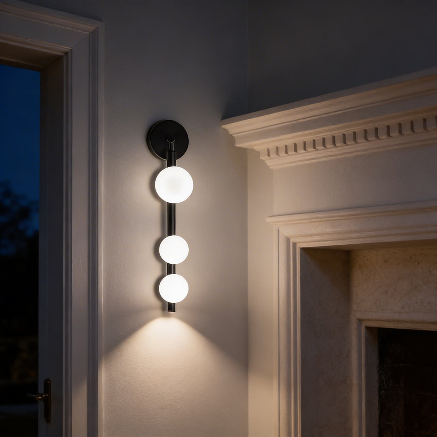 AURO Tryne | Sculptural 3-Globe Glass Wall Lamp