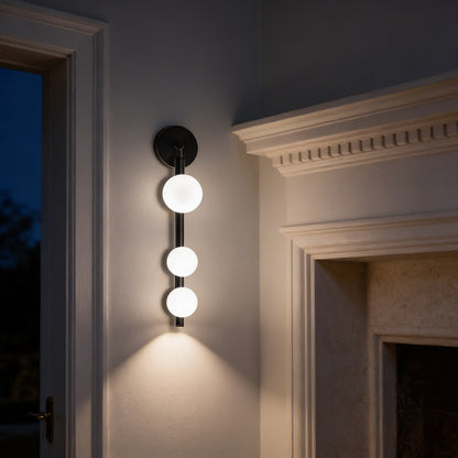 AURO Tryne | Sculptural 3-Globe Glass Wall Lamp