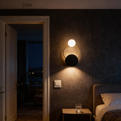 AURO Kreds | Warm Circular Black & Gold Wall Lamp