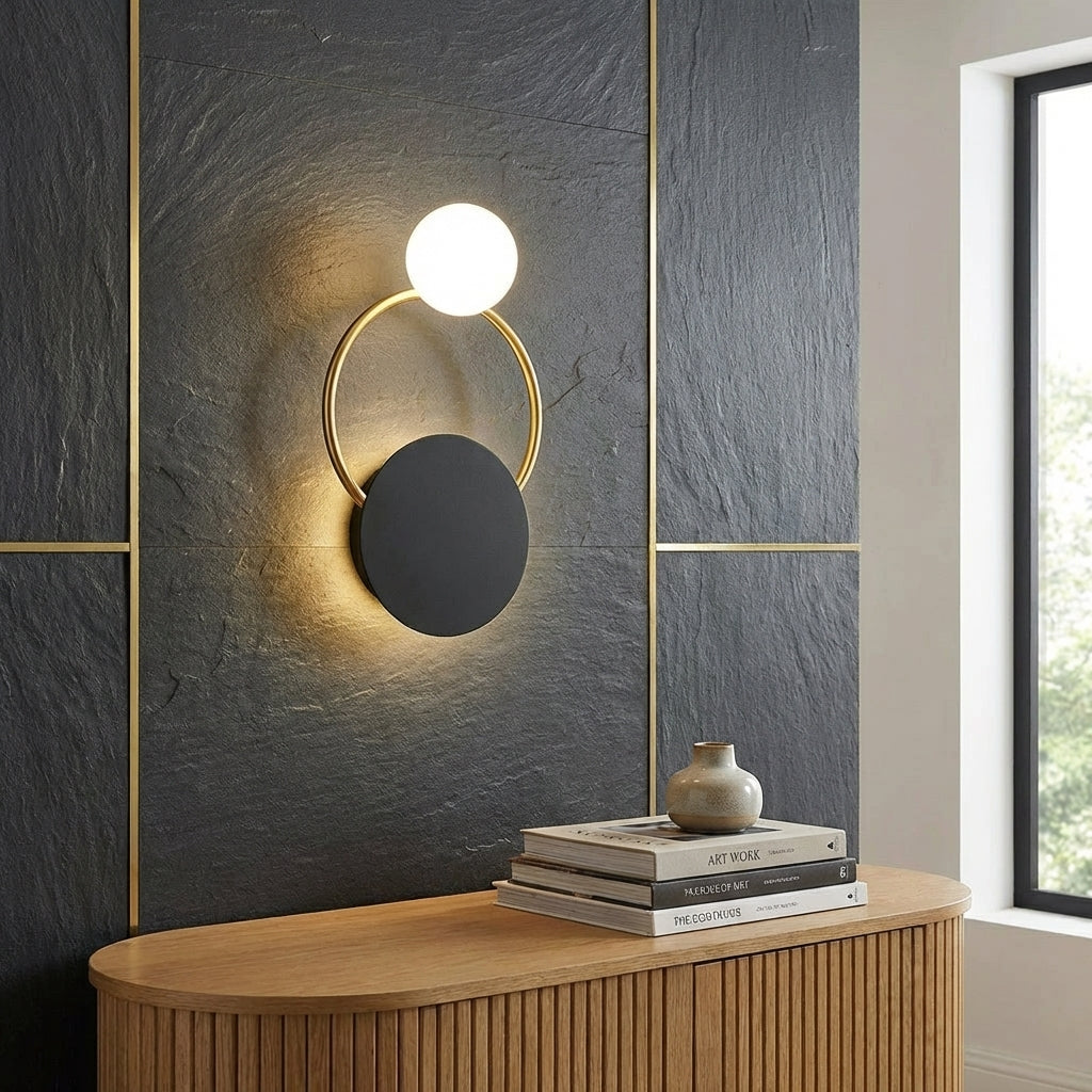 AURO Kreds | Warm Circular Black & Gold Wall Lamp