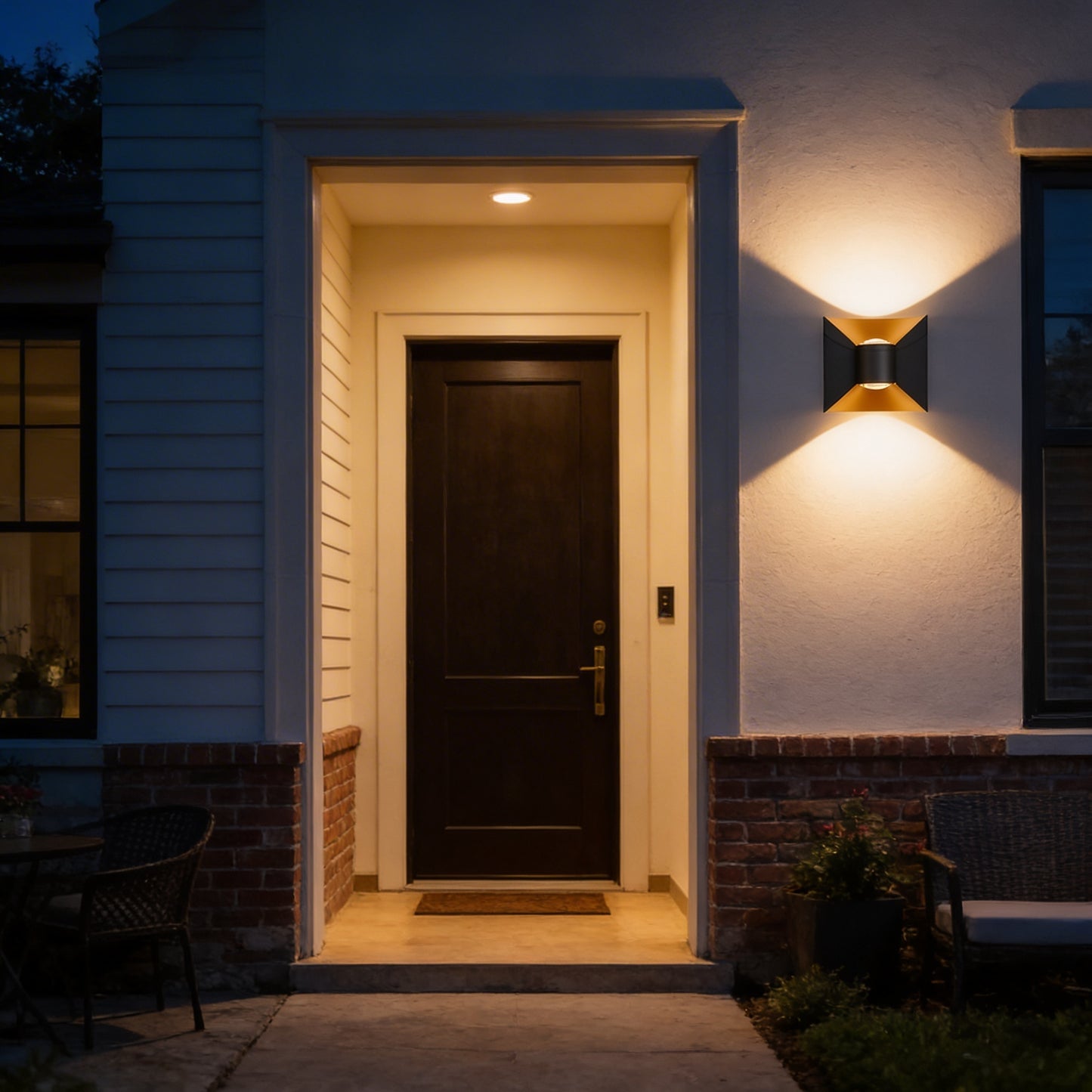 AURO Lys | Geometric Up-Down Outdoor Wall Light