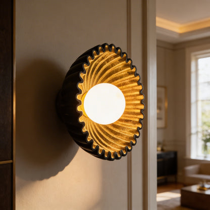 AURO Skål | Sculptural Marble Sunburst Wall Lamp