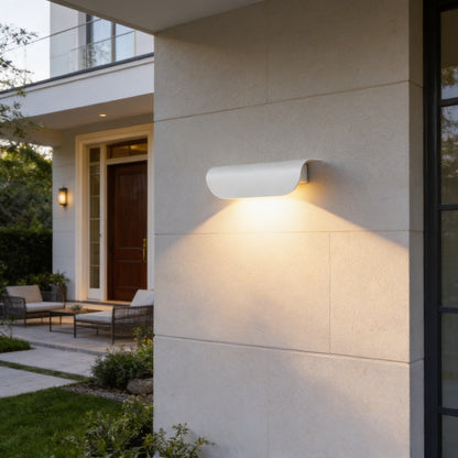 AURO Bøy | Curved Outdoor Wall Light