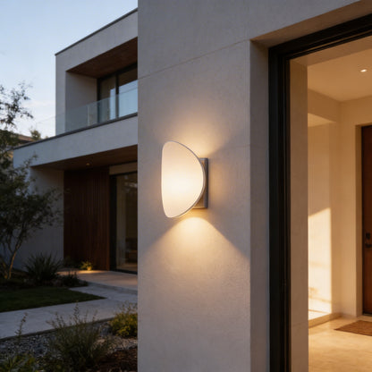 AURO Kobb | Pebble-Shaped Minimalist Outdoor Wall Light