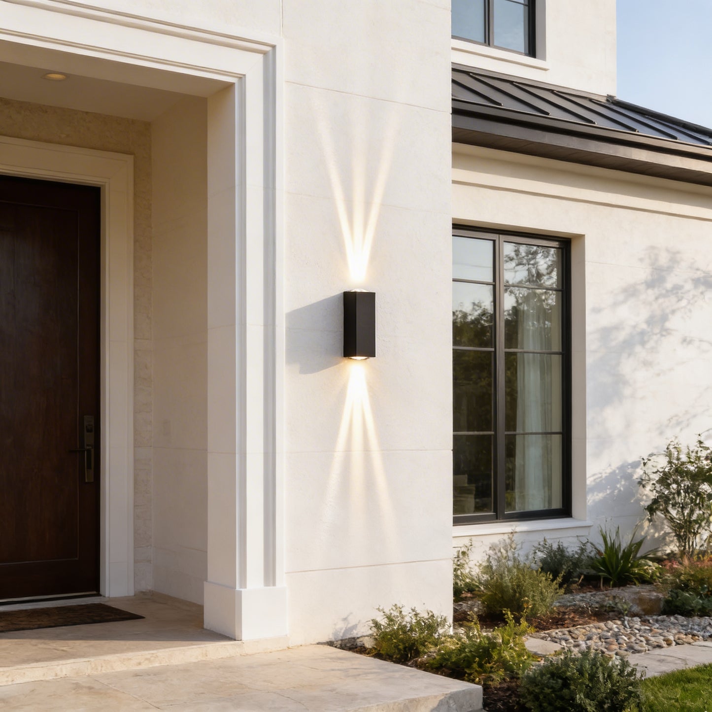 AURO Stråle | Architectural Three-Beam Outdoor Wall Light