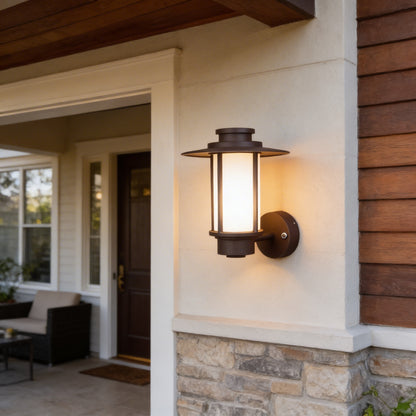 AURO Vakt | Heritage Lantern Outdoor Wall Light