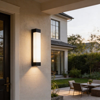 AURO Orr | Marble-Finish Linear Outdoor Wall Light