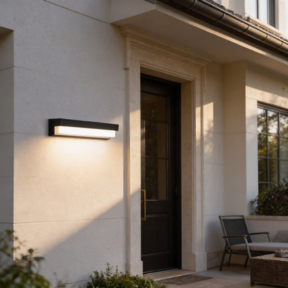 AURO Stolpe | Solar Linear Outdoor Wall Light