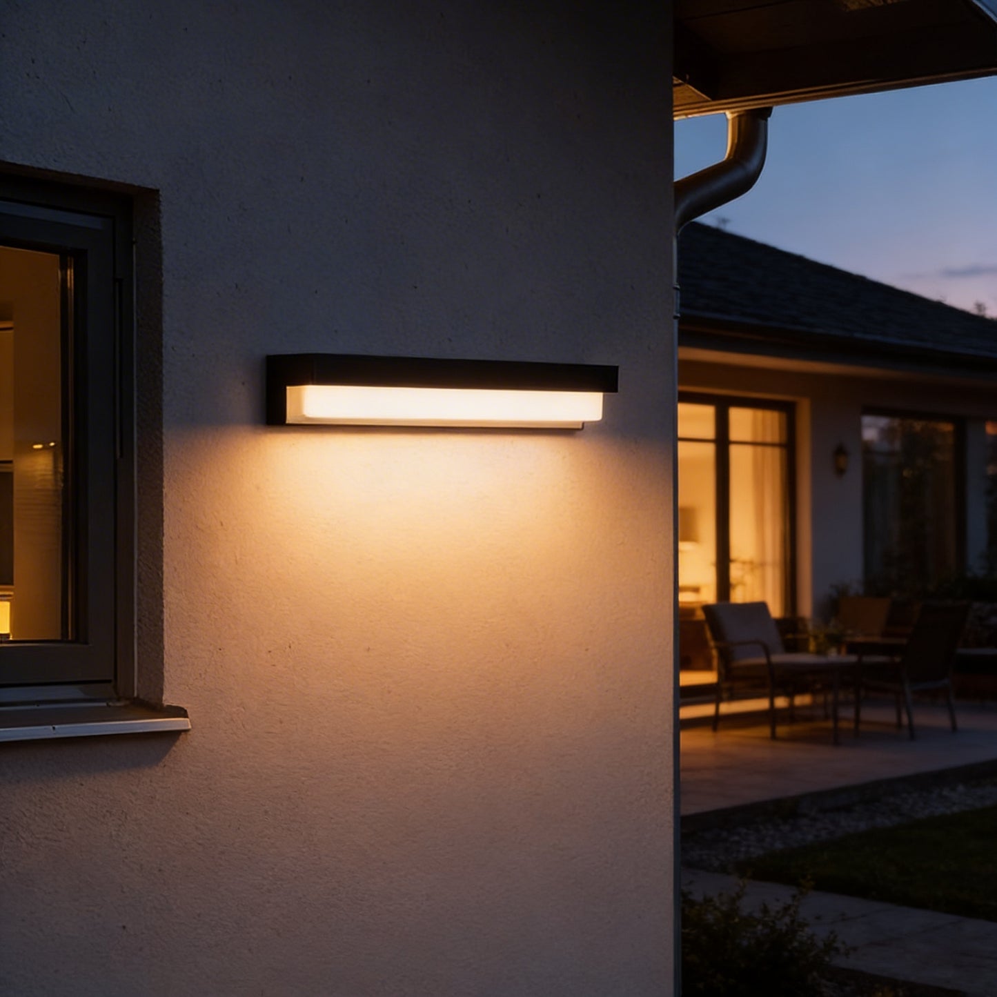 AURO Stolpe | Solar Linear Outdoor Wall Light