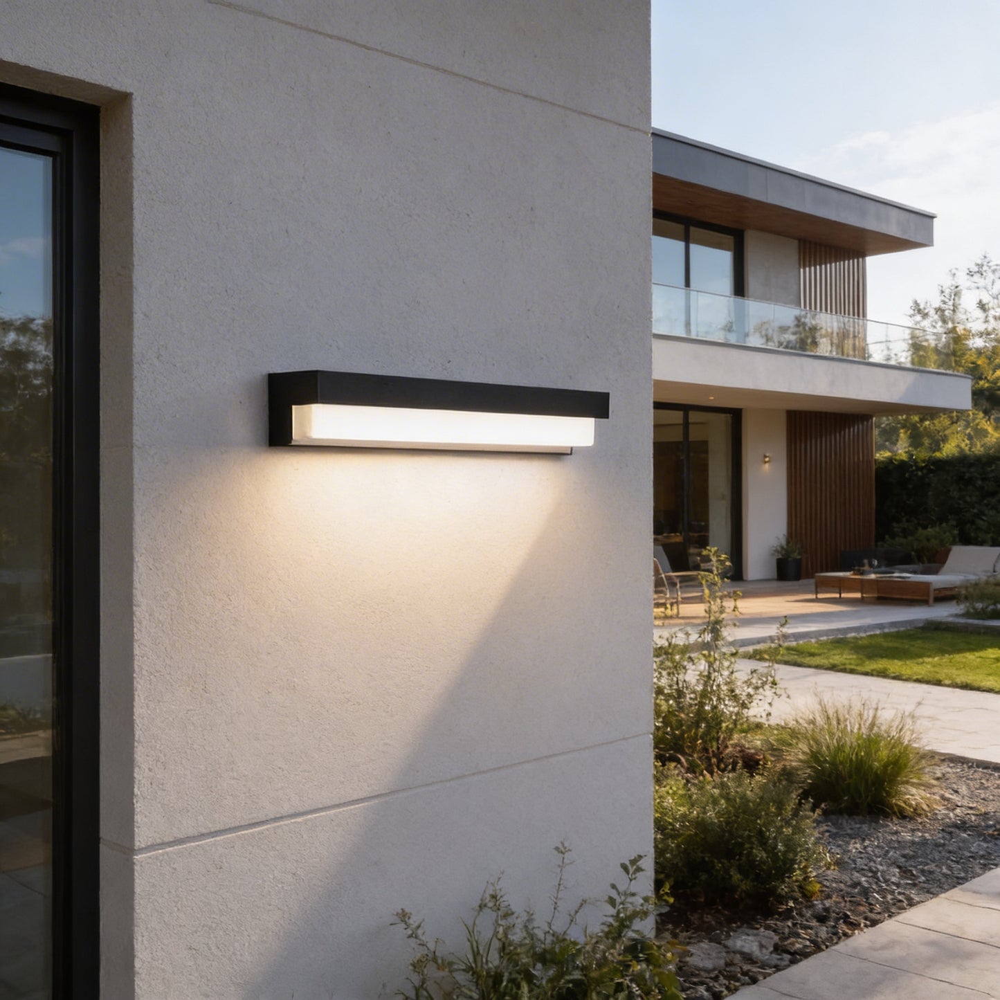 AURO Stolpe | Solar Linear Outdoor Wall Light