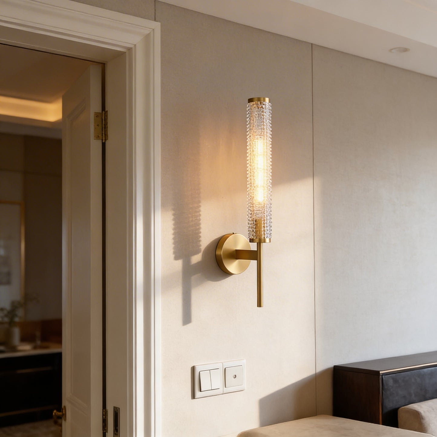 AURO Rör | Brass & Glass Tube Wall Sconce