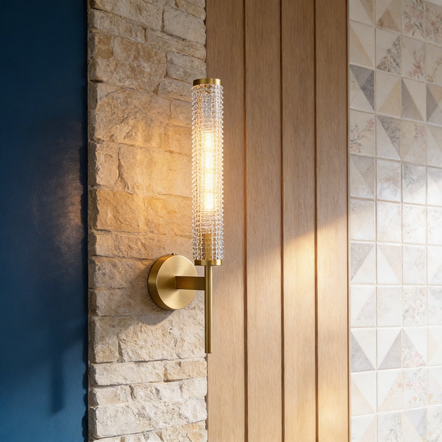 AURO Rör | Brass & Glass Tube Wall Sconce