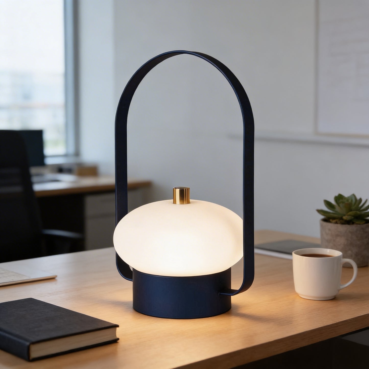 AURO Bærn | Portable Cordless Table Lantern