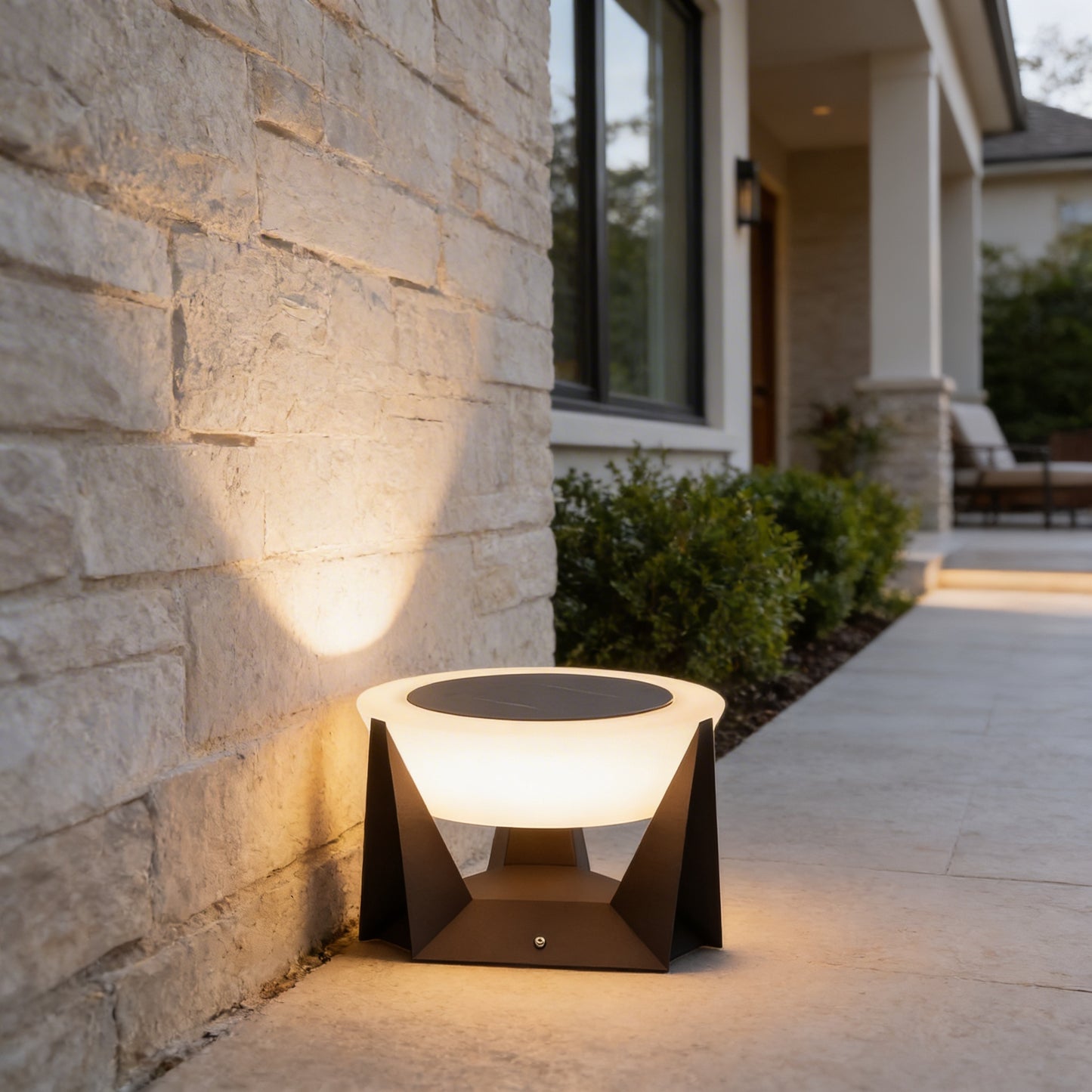 AURO Solv | Geometric Solar Garden Pillar Light