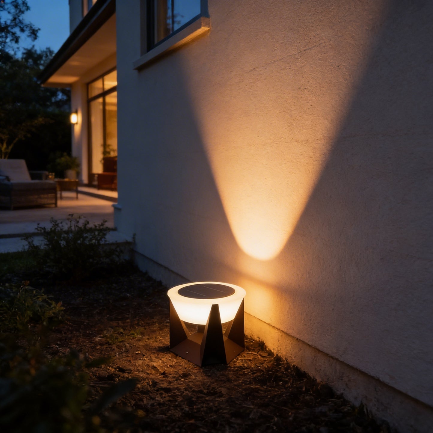 AURO Solv | Geometric Solar Garden Pillar Light