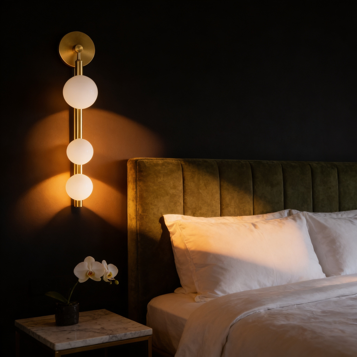 AURO Tryne | Sculptural 3-Globe Glass Wall Lamp